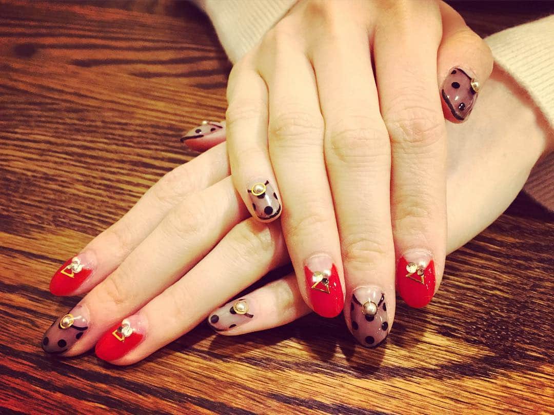 彩星りおんのインスタグラム：「New nail art💅 気分転換 ♪ 派手すぎ？久しぶりのネイルで関西人の血が騒いでしまった😗😅 #new #nailart #japan #ネイル #ハデハデ #気分転換 #嬉しい」