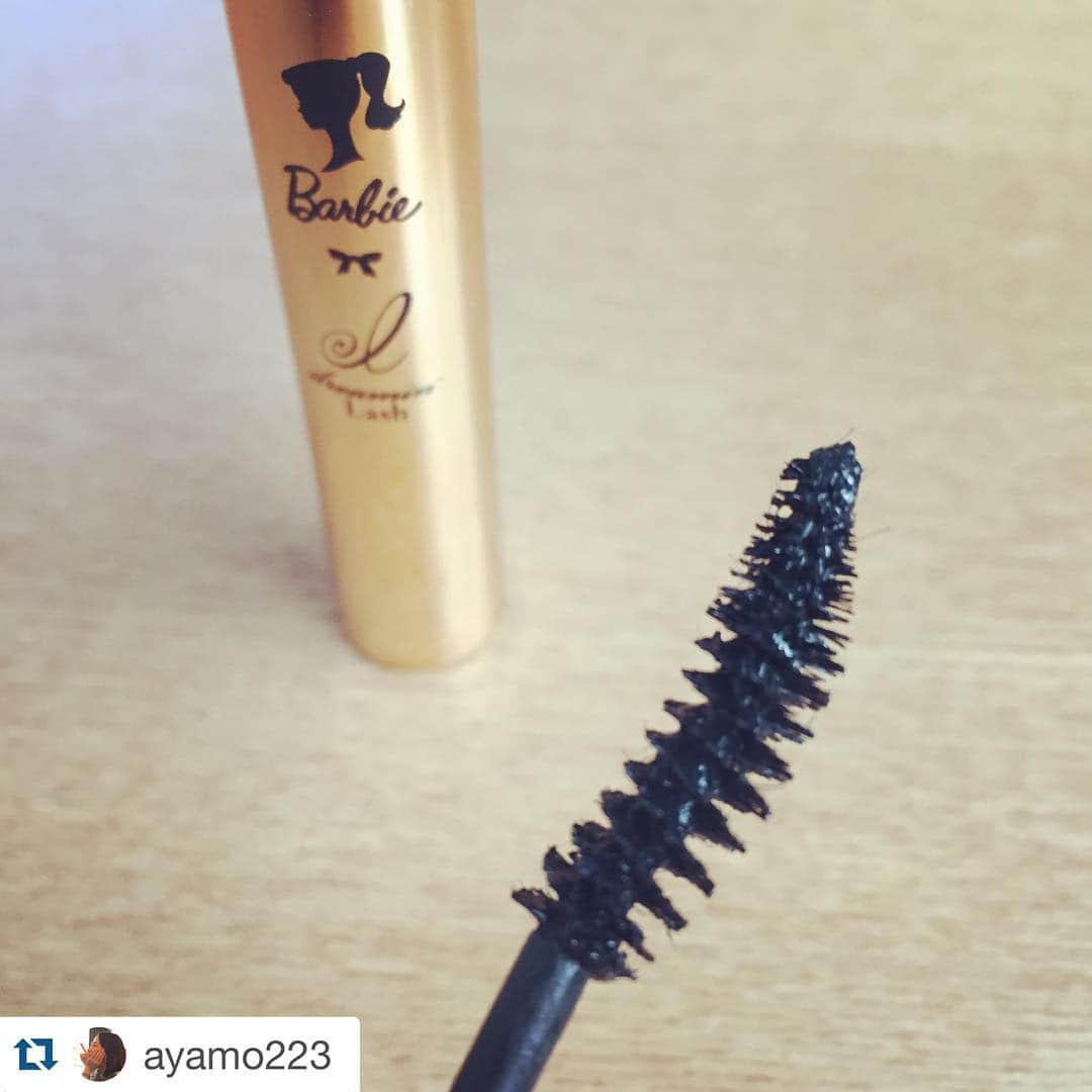 LeCiel Cosmeのインスタグラム：「#マリソル などでご活躍の森崎あやさんがご紹介くださいました♡ ありがとうございます♡  lecielcosme.com  #Repost @ayamo223 with @repostapp. ・・・ Barbie×dremin'Lash Amulet Dolly（バービードリーミンラッシュアミュレットドーリー） バービーシルエットのジャケがとても可愛い😍  マスカラ自体にまつ毛美容液成分配合なので、マスカラビュンビュンつけながらもまつ毛ケアできちゃうという✨✨✨ 超絶不器用な私にはとても有難いマスカラ♡ このブラシカーブも程よくてお気に入り♡♡ 早速旅先のお供☺︎☺︎ #Barbie #leciel #バービードリーミンラッシュアミュレットドーリー #dreaminLash #cosme #mascara #育毛マスカラ #美容#beauty #マスカラ」
