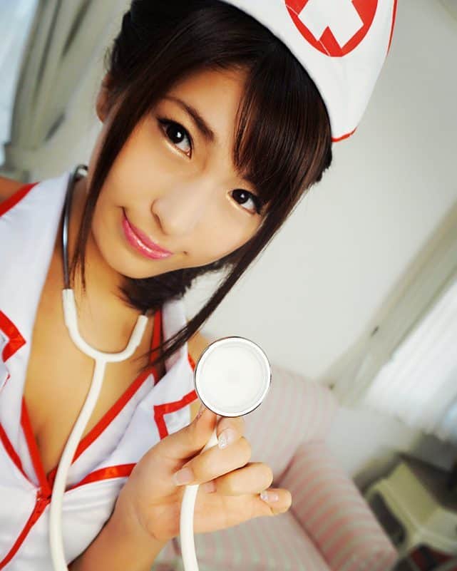 星野ナミのインスタグラム：「それでは、愛の診察始めますね♥ #ナース  #💉」