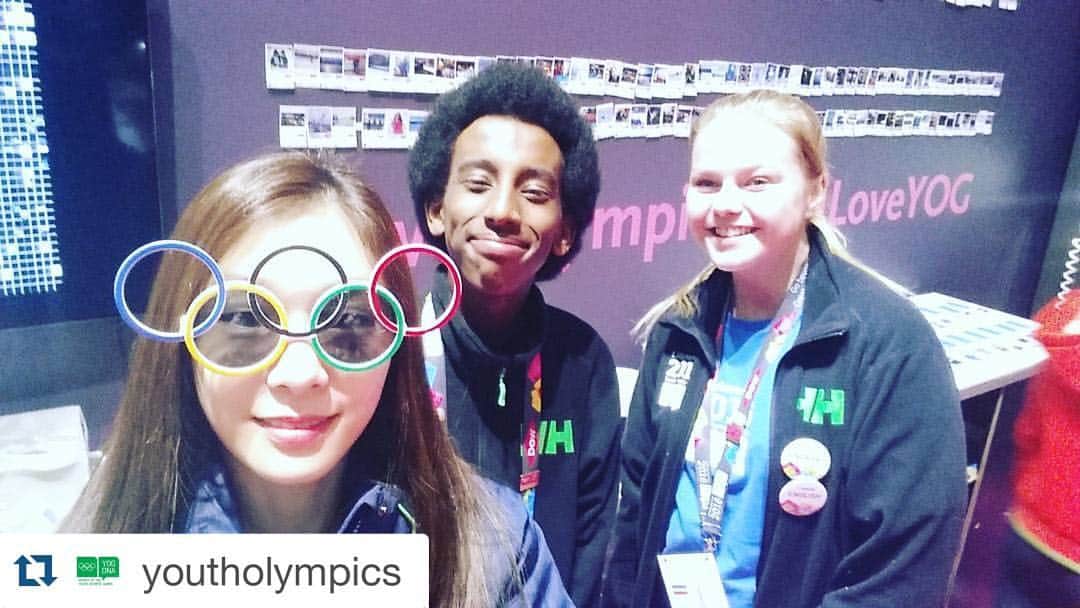 キム・ヨナさんのインスタグラム写真 - (キム・ヨナInstagram)「#Repost @youtholympics with @repostapp. ・・・ So many athletes and volunteers are sharing their #iLoveYOG moments and I am loving it too!」2月12日 23時26分 - yunakim