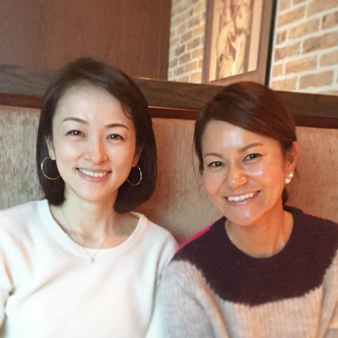 宮里藍さんのインスタグラム写真 - (宮里藍Instagram)「Reunited with my friend @andoshouten today!!:) Always love to see her happy smile:)❤️ #thankful #friend #girlstime あんどーさんと再会☺︎❤️いつもこの素敵なハッピーオーラに元気を貰っています！！今日もあっという間の時間でした。会えて良かったー‼️あんどーさん、ありがとう⭐︎ #お姉さま #でもお友達 #素敵なお友達 #しかし私焼けてる #テッカテカ」2月13日 19時35分 - ai_miyazato