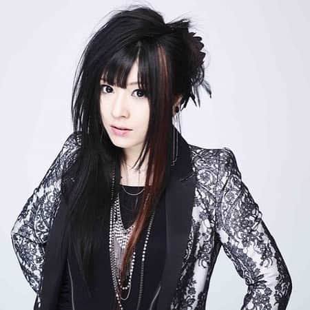 鈴華ゆう子のインスタグラム：「鈴華ゆう子ソロプロジェクト始動！「機動戦士ガンダム 鉄血のオルフェンズ」挿入歌配信開始！ 鈴華ゆう子が歌う「機動戦士ガンダム 鉄血のオルフェンズ」の挿入歌「戦火の灯火（TV size ver.）」が本日より配信スタート！  鈴華 ゆう子「戦火の灯火(TVサイズ) - Single」 iTunes→https://itun.es/jp/3useab  It is my solo project.」