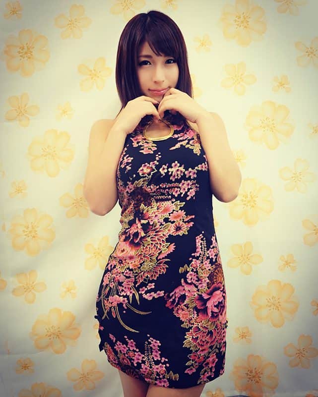 星野ナミのインスタグラム：「good night🌙sweet dreams💗 #china #👗 #nami」