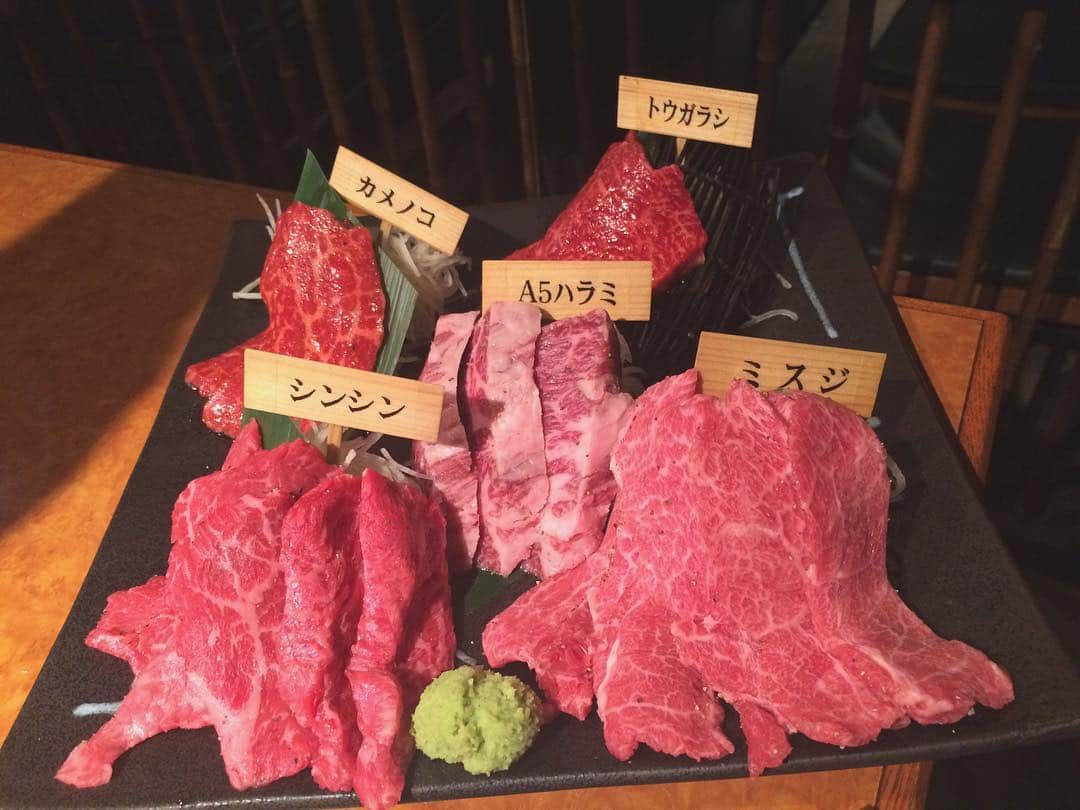 坂ノ上茜さんのインスタグラム写真 - (坂ノ上茜Instagram)「デイリースポーツ、関東版が今日載っていたみたいです！ 間違えてすみません！ 今日は、家族が東京に遊び来ていたので美味しいお肉食べに行ってきました♡美しい♡ #あかねとおにく」3月15日 20時16分 - sakanoueakane