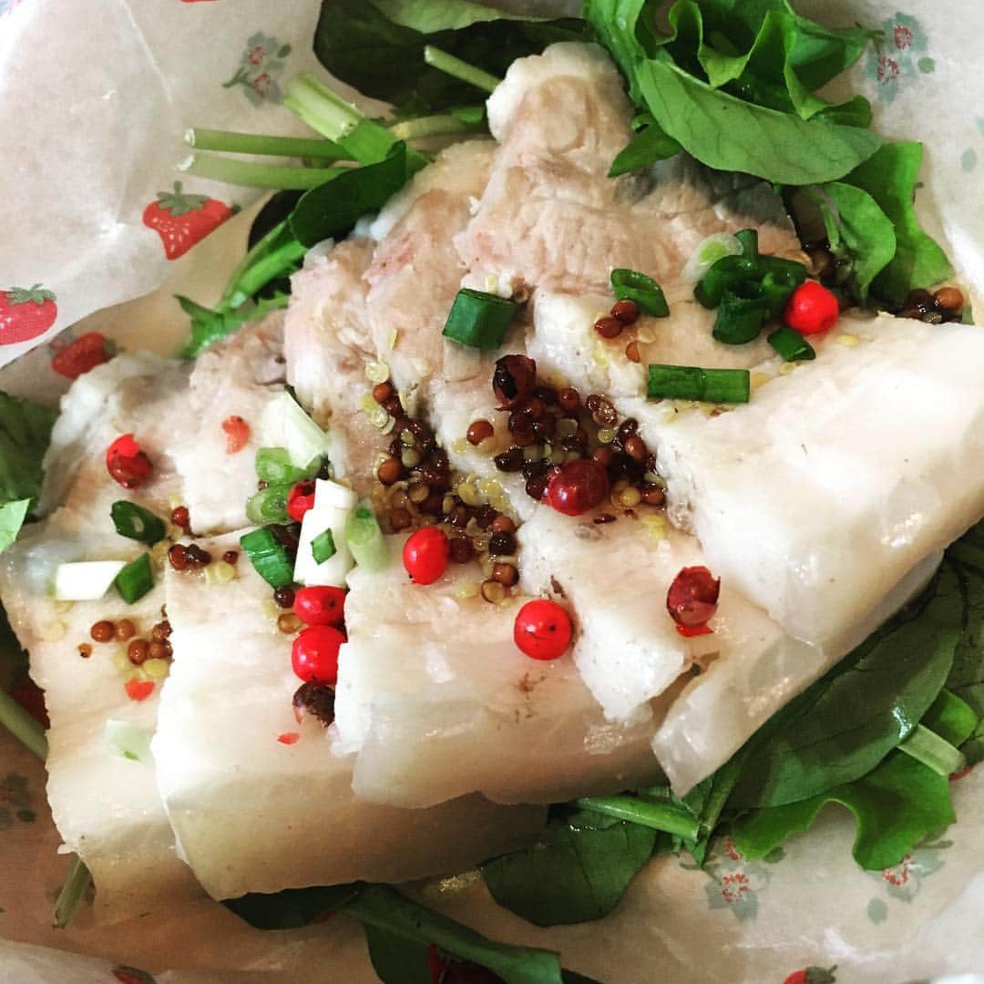 ヨンジェ のインスタグラム：「잘먹을게요🍽」