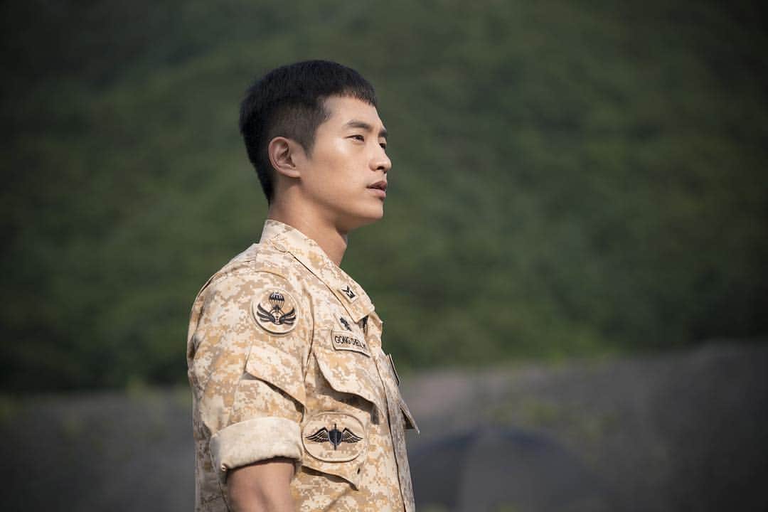 チェ・ウンのインスタグラム：「Photo by @lim_hyoseon  #descendantsofthesun」