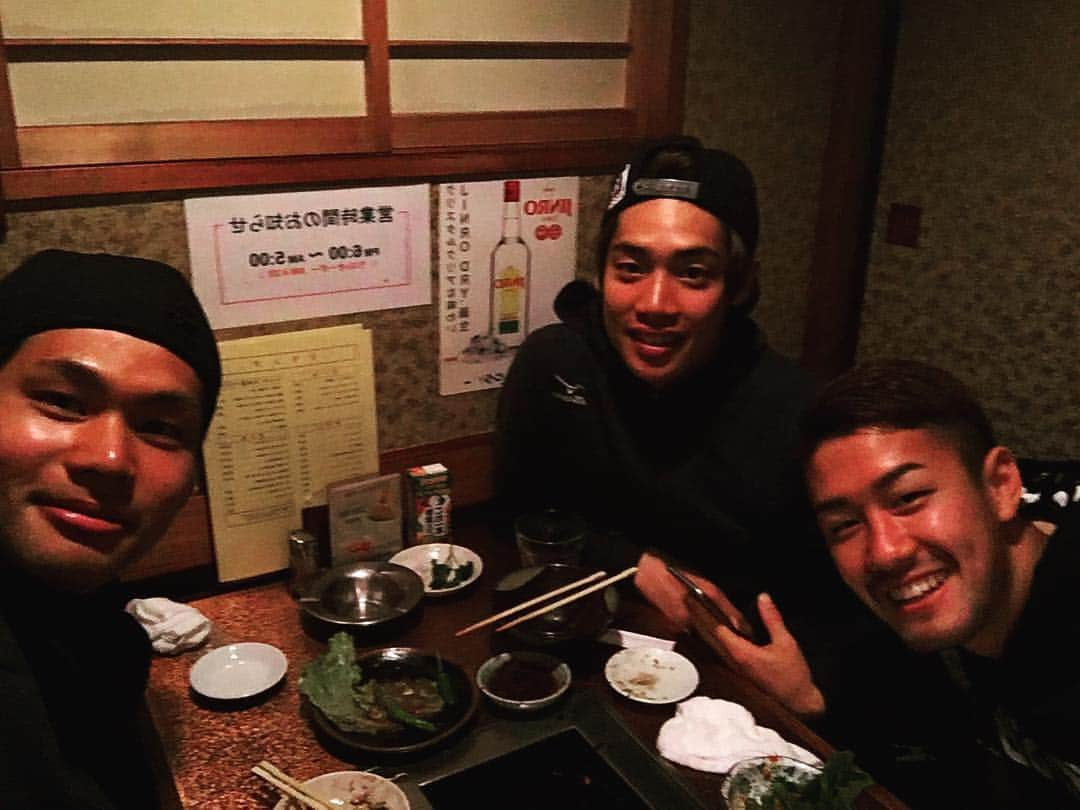 伊東純也さんのインスタグラム写真 - (伊東純也Instagram)「守護神と初ゴール君と焼き肉！！ #中村航輔 #秋野央樹」3月14日 19時54分 - itoujunya0309