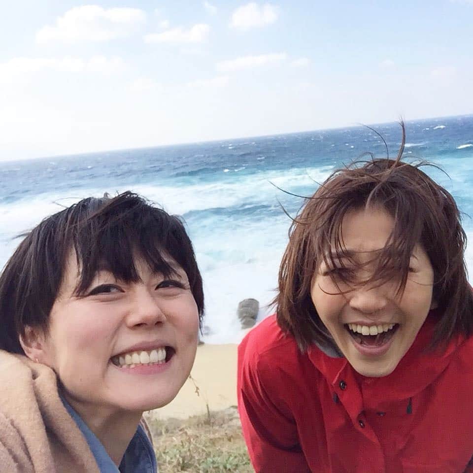 久保田智子さんのインスタグラム写真 - (久保田智子Instagram)「#blowingthewind #風と波がこちょこちょこちょ」3月14日 21時36分 - kubota_tomoko