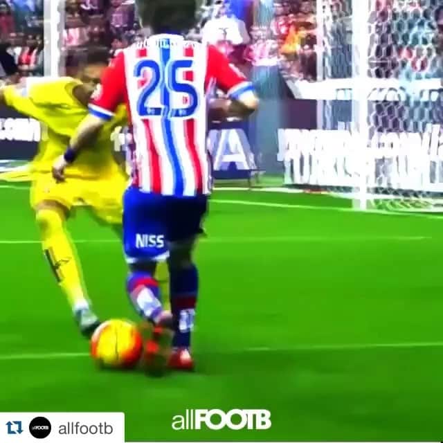 アレン・ハリロヴィッチのインスタグラム：「Gameday!!! ❤️🙏⚽️ Betis-Sporting de Gijón 20:30!!! Vamooooooss equipooooo!!! @real.sporting @_realsportingdegijonsad #sportingdegijon」