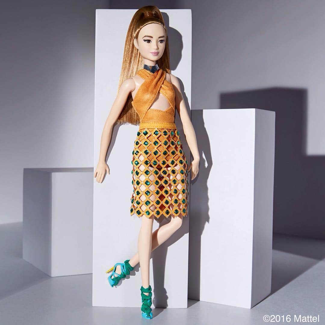 バービーさんのインスタグラム写真 - (バービーInstagram)「“Barbie Models 6 Fashion Forward Looks” an exclusive @BarbieStyle x @YahooStyle editorial. Look by @balmain. #barbieyahoostyle #barbie #barbiestyle」2月21日 3時54分 - barbiestyle