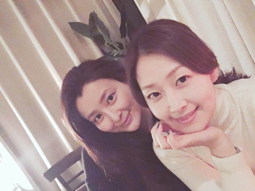 笛木優子のインスタグラム：「おはよん😊💕 今日も良い１日を🎀 先日楽しいディナーを美女としやした😁」