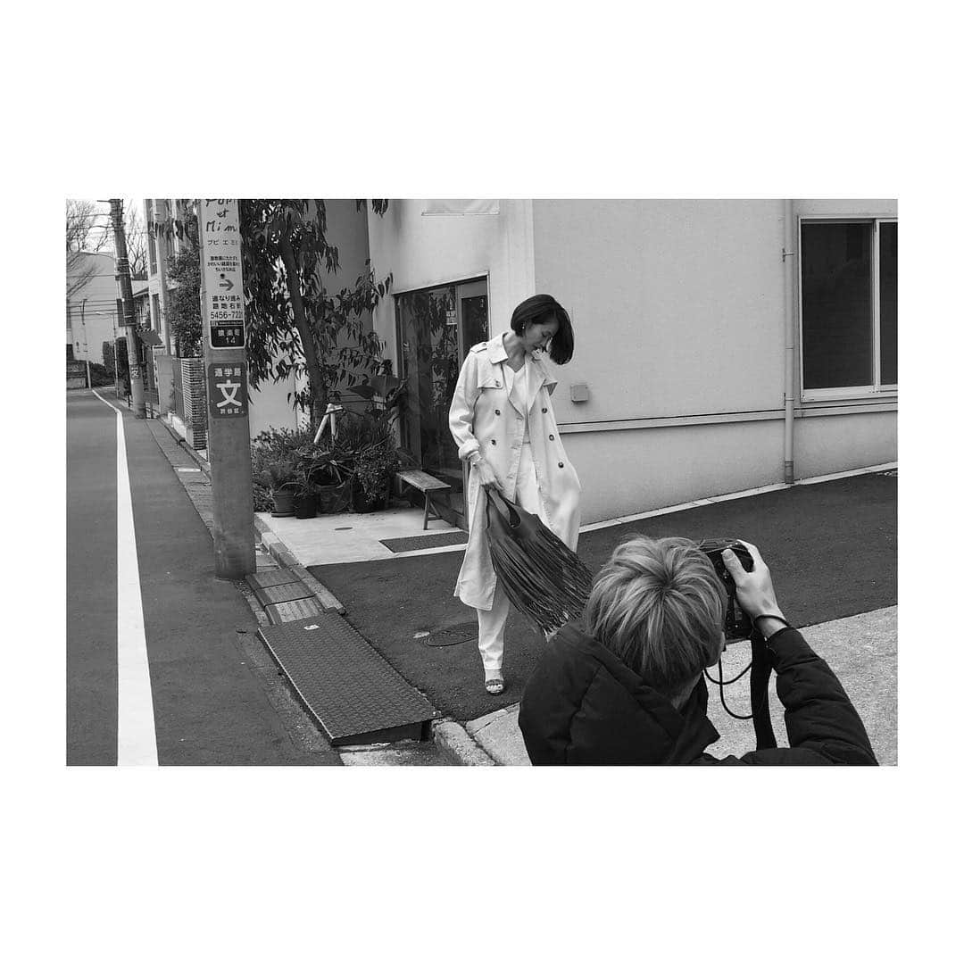二ノ宮和佳子さんのインスタグラム写真 - (二ノ宮和佳子Instagram)「GINGER Shooting‼︎ #@ginger_magazine #5月号 #3/23発売  #trenchcoat #見てね〜」2月22日 16時40分 - wakako.ninomiya