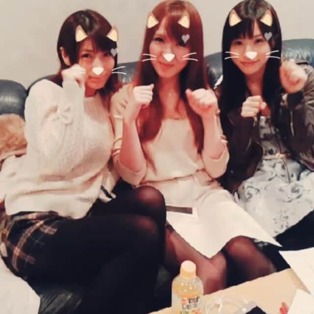 星野ナミのインスタグラム：「ニャンニャンニャン😽💕💕💕 #猫ノ日  #😺」