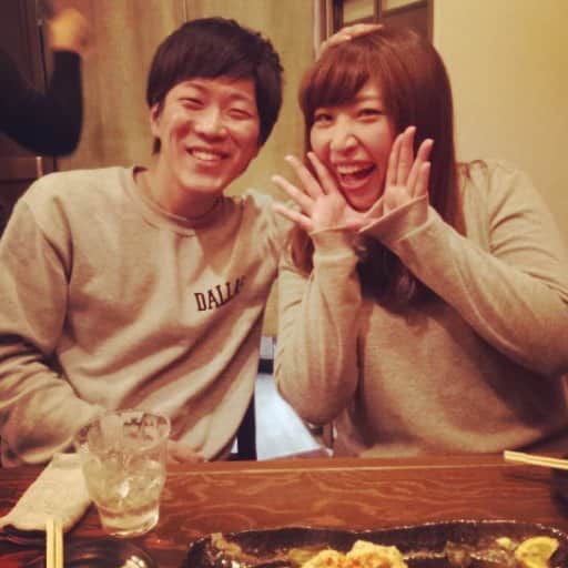 レイチェルのインスタグラム：「鶴橋で後輩とハシゴ呑み。  with.新喜劇の北山まいかちゃん&ネイビーズアフロ・羽尻くん。  たぁのぉしー！！！ #いい街  #鶴橋  #ハシゴ呑み  #現在３軒目  #さすがは20代の二人  #まだまだ食うし、まだまだ呑む  #これは  #30代のおっちゃんも  #年下には負けてられない  #だって  #昔から言うでしょ  #亀の甲より  #柴咲コウ  #間違えた  #DJ KOO」