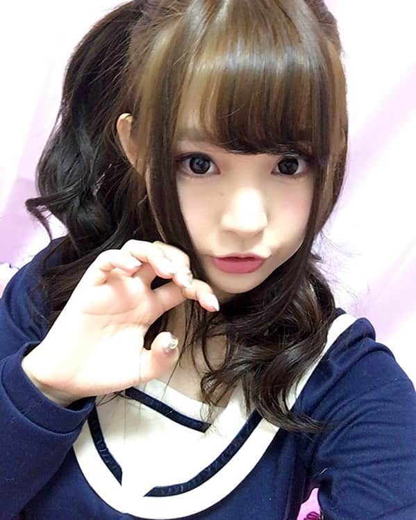 彩乃ななのインスタグラム：「#ハーフツイン #染めた #逆プリン」