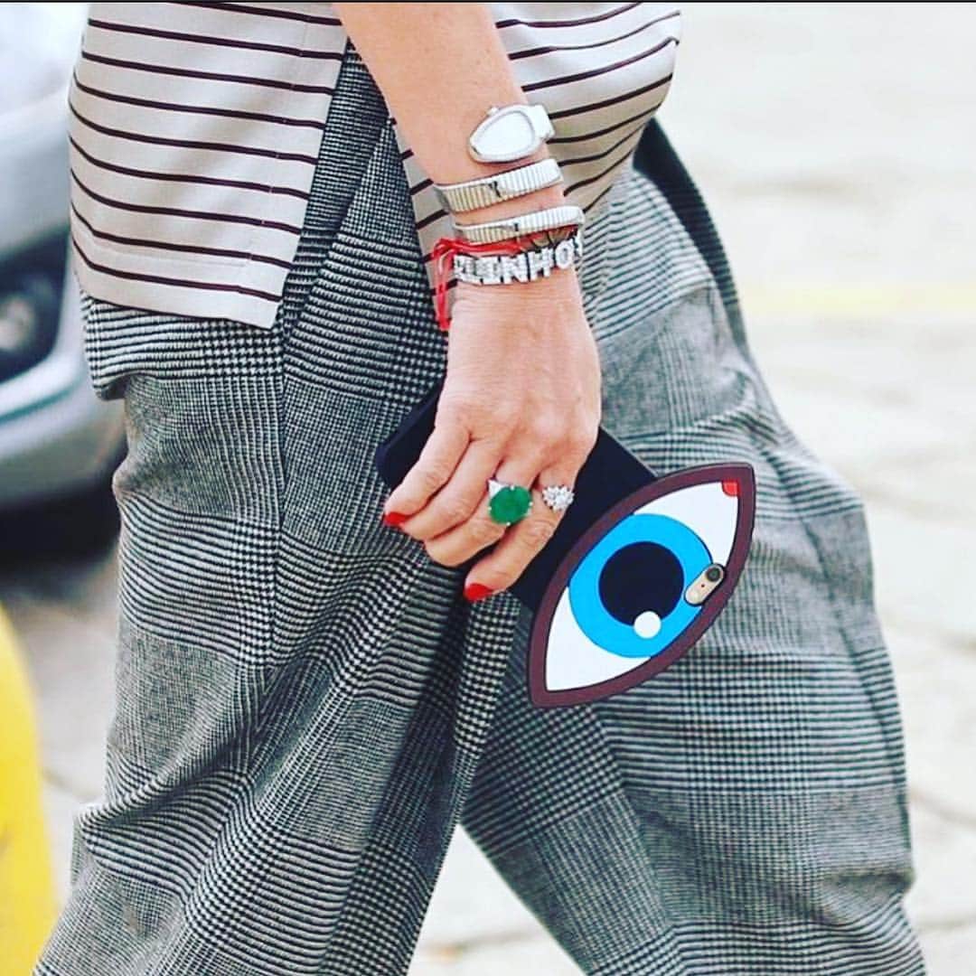 ケースシナリオのインスタグラム：「#major #style #regram @yazbukey @nytimesfashion Our #yazbukey Eye Spy #collab #iphone #case @gucci #fashion show! 📷 #craigarend」