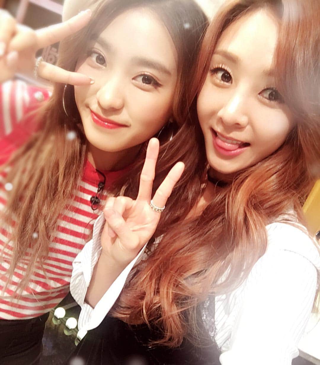 G.NAのインスタグラム：「#화장대를부탁해 #보라 #지나 #fashionN #패션엔 #팔로우미 vs #화장대를부탁해 #기대해주세요 !^^ #한채영 #최희 #황승언 #아이비」