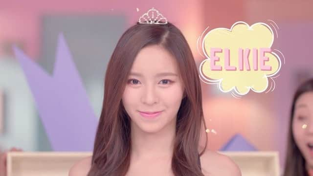 CLのインスタグラム：「[VID] CLC(씨엘씨) – New Face Teaser – ELKIE ELKIE (from Hong Kong) 1998. 11. 2. (만 17세) 163cm / 45kg #CLC #씨엘씨 #REFRESH #TEASER #COMINGSOON #COMEBACK #컴백 #뉴페이스 #NEWFACE #ELKIE - [INFO] After 9 months of hiatus, CLC will be making fresh new changes with its third mini album 'Refresh' and had announced an addition of two new members. - {#clc #crystalclear #씨엘씨 #seunghee #yujin #seungyeon #sorn #yeeun #yeeeun #kpop}」