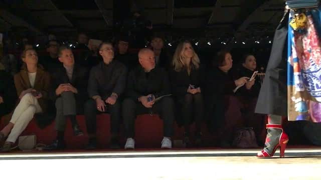 ケビン・シストロムのインスタグラム：「@prada show slo-mo!」