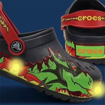 クロックス（crocs）さんのインスタグラム写真 - (クロックス（crocs）Instagram)「子ども達に大人気！！歩くたびにキラキラ光るクロックスライツ♪ ・・・ #crocs #クロックス #findyourfun#clog #クロッグ」2月26日 7時27分 - crocsjp