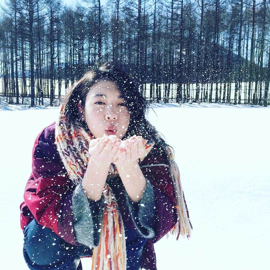 三吉彩花さんのインスタグラム写真 - (三吉彩花Instagram)「雪の冷たさも なんだか心地良くて #撮影もラストスパート #とても良い仕上がりになっていることを願って #早く情報解禁したい　 #お楽しみに」2月26日 15時58分 - miyoshi.aa