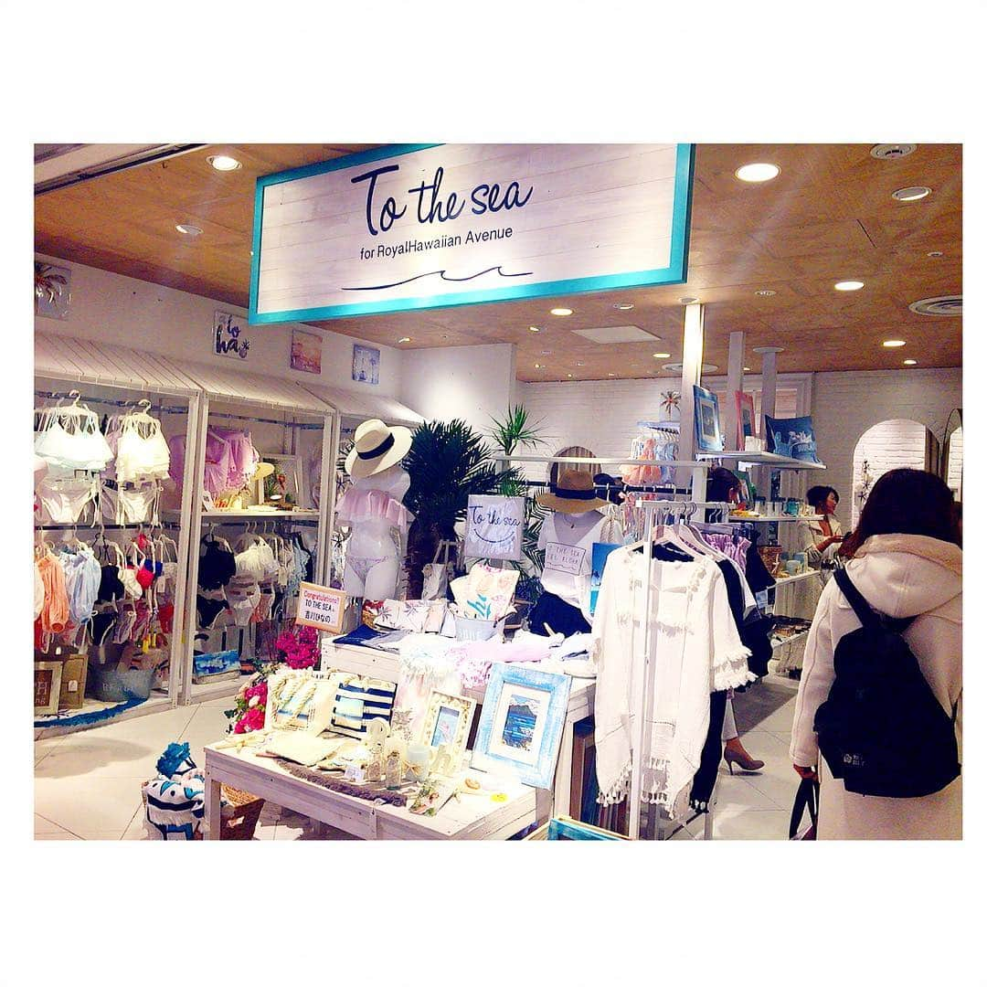 中田奈沙さんのインスタグラム写真 - (中田奈沙Instagram)「TO THE SEA has just opened!!!! @to_the_sea_hawaii * 新宿ルミネエストB1FにTO THE SEAのpop up storeがオープン✨ 水着やカワイイ小物がたくさん（≧∇≦） * * #tothesea #hawaii #beachwear #bikini #summer #popup #fashion #tokyo #japan #shinjuku #popupstore #beachfashion #beachstyle #lumine #lumineest #ハワイ #水着 #ビーチ #ビーチウエア #ビキニ #夏 #ファッション #ポップアップストア #ルミネエスト #新宿」2月27日 0時38分 - nasa_nakada