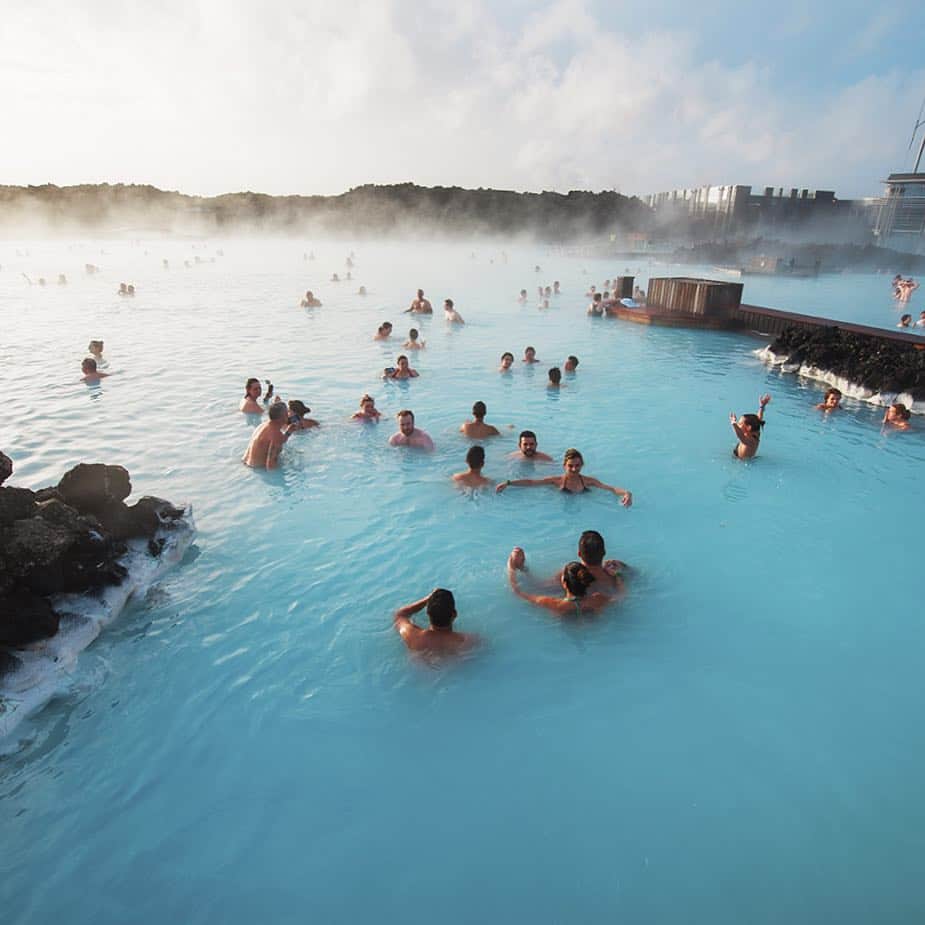Pınar Budinのインスタグラム：「Mutlu pazarlar!😀 Happy Sunday!💙 Blue Lagoon  Iceland」