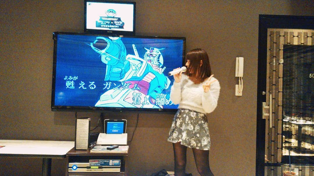 星野ナミのインスタグラム：「ガンダム～～～ガンダムっ💗 #カラオケ  #ガンダム」