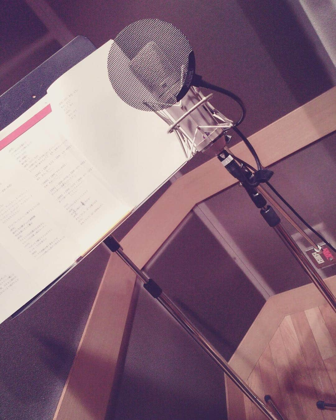 黒石衿花のインスタグラム：「たのしみにしててね #recording #now」