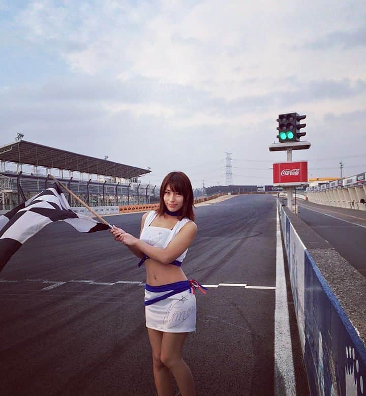 星野ナミさんのインスタグラム写真 - (星野ナミInstagram)「誰よりはやく帰ってきてね、私のところへ🚙🏁💗 #サーキットの狼  #puffy」2月29日 21時05分 - hoshino_nami73