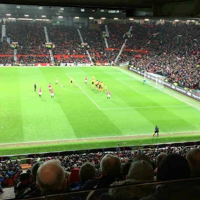 フィル・ジョーンズのインスタグラム：「Juanitttooooooo!!! @juanmatagarcia. Big 3 points @manchesterunited 🔴⚽️」