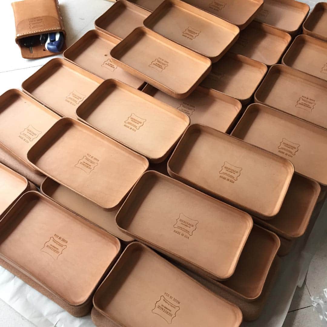 Heritage Leather Co. のインスタグラム：「NEW Leather Tray #heritageleatherco」