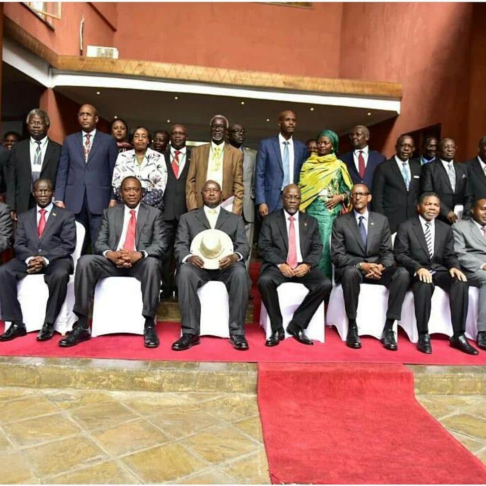 ウフル・ケニヤッタのインスタグラム：「Together with the leaders of our Region. Welcome South Sudan to EAC.」