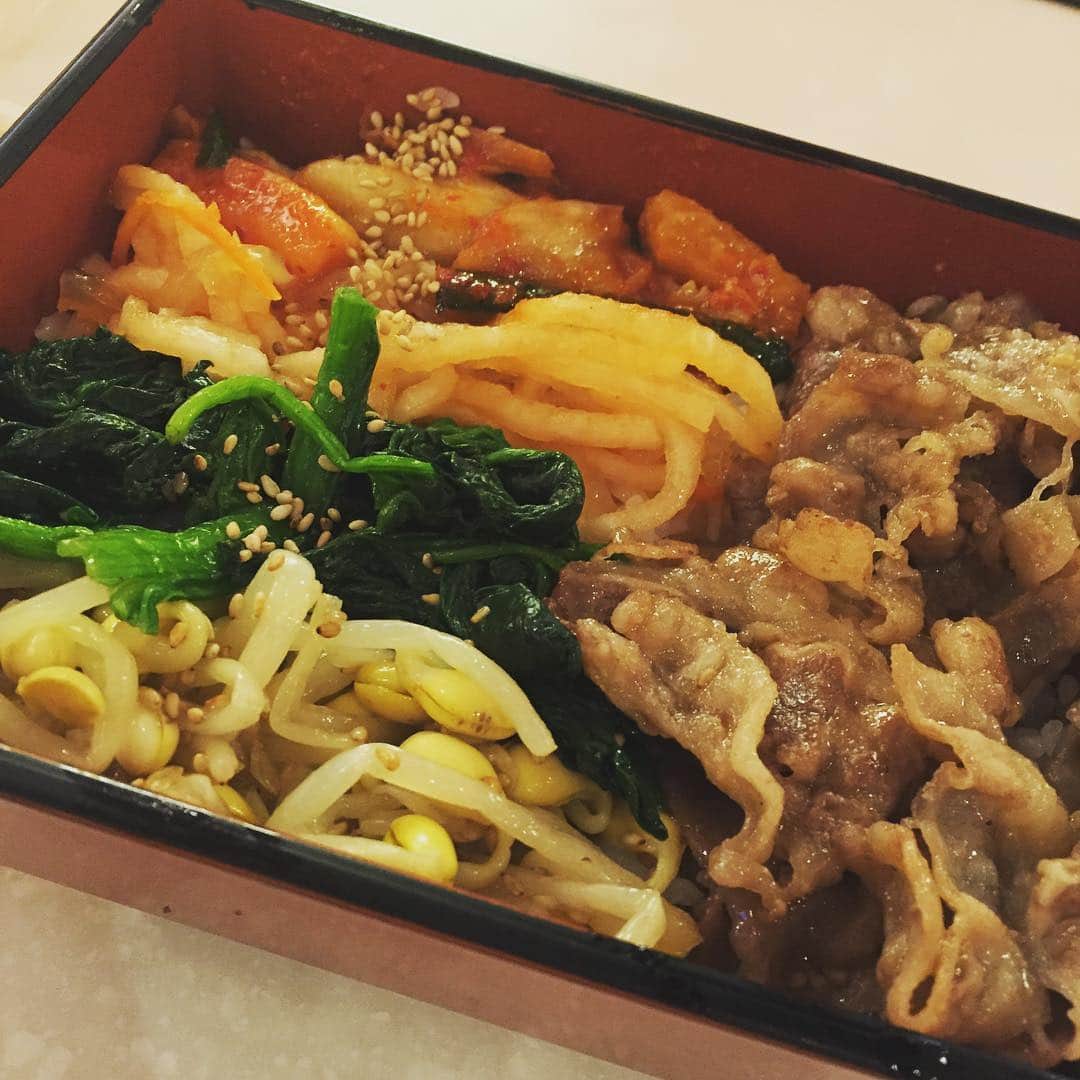 松岡ちなのインスタグラム：「#フードコート #叙々苑 #焼肉ビビンバ #経費w #ありがとう😂」