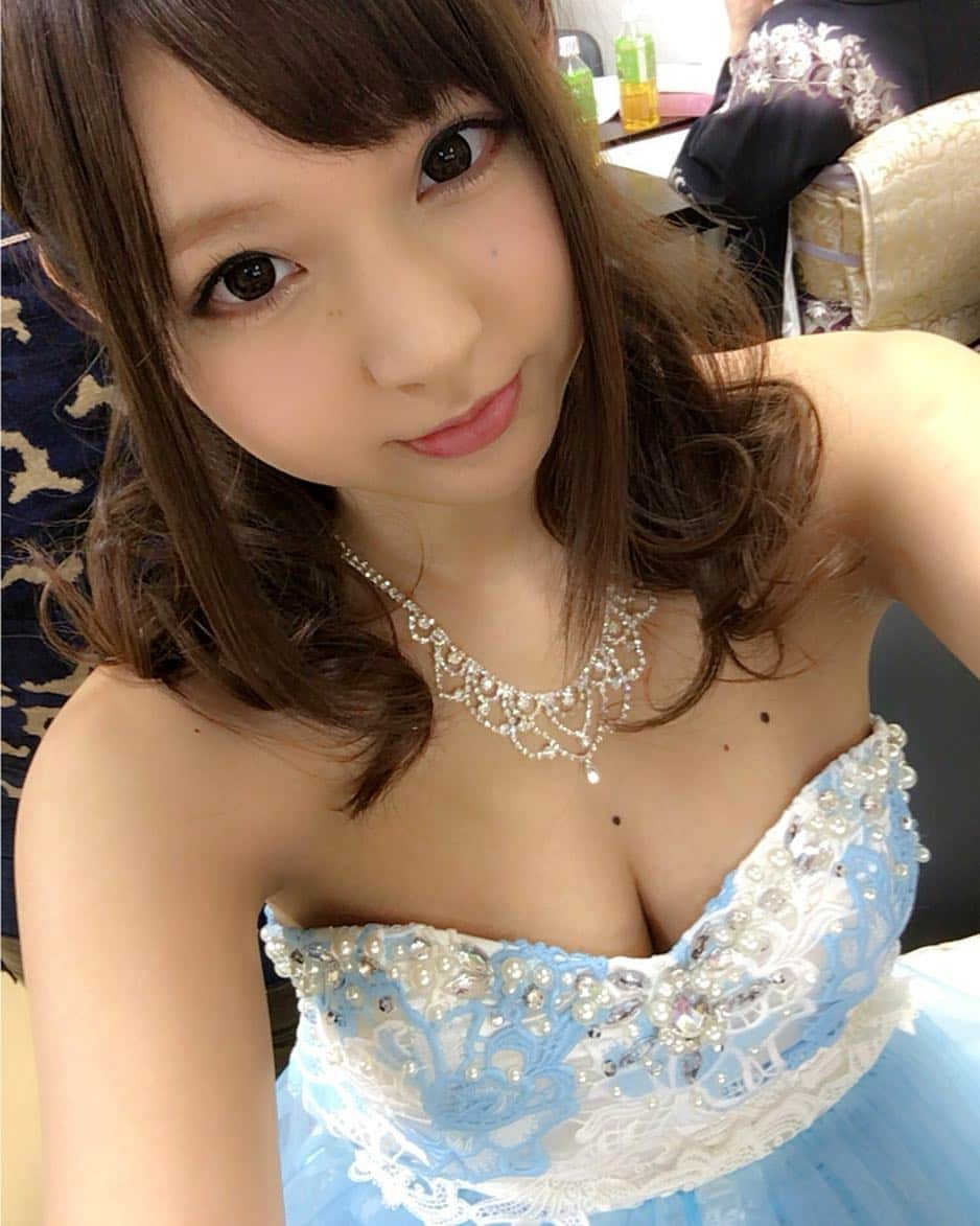 彩乃ななのインスタグラム：「#待ち時間 #ひま」