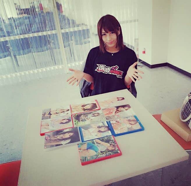 星野ナミのインスタグラム：「私の作品達✨海の向こう側まで届け🌊💕」