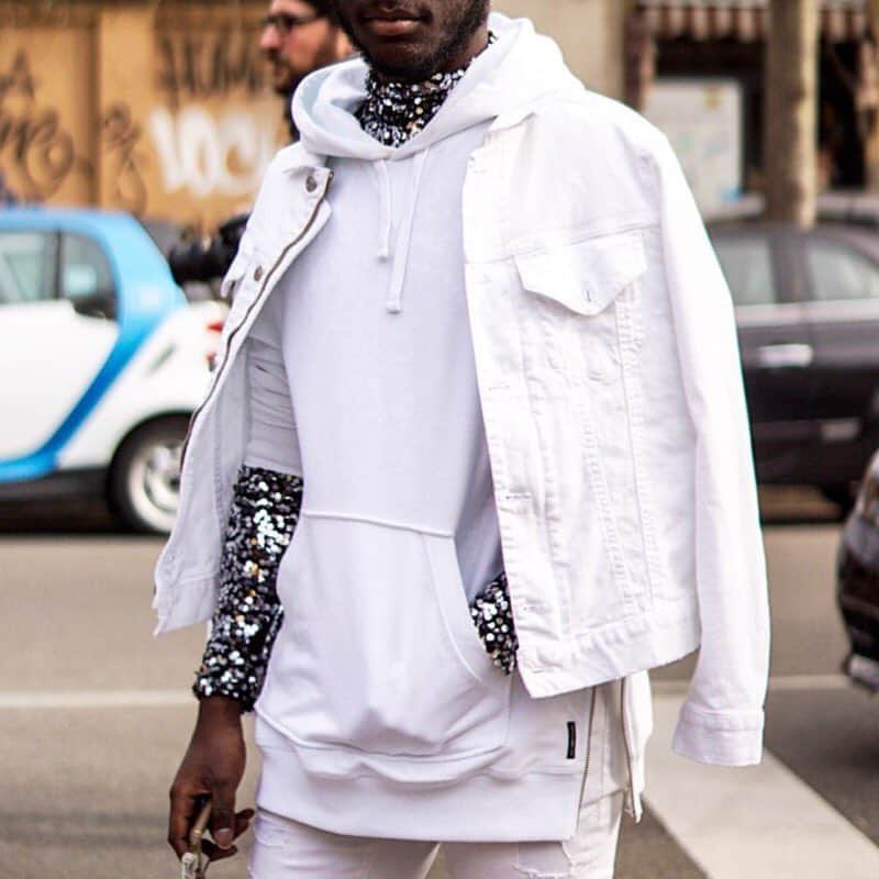 エナジーのインスタグラム：「Stylish @louispisano in the streets of #Milan wearing Energie's white sweatshirt!」