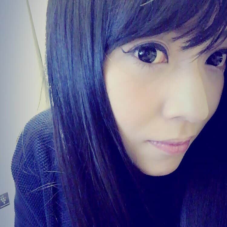 鈴華ゆう子のインスタグラム：「ちょっと、軽く髪切ってくる。」