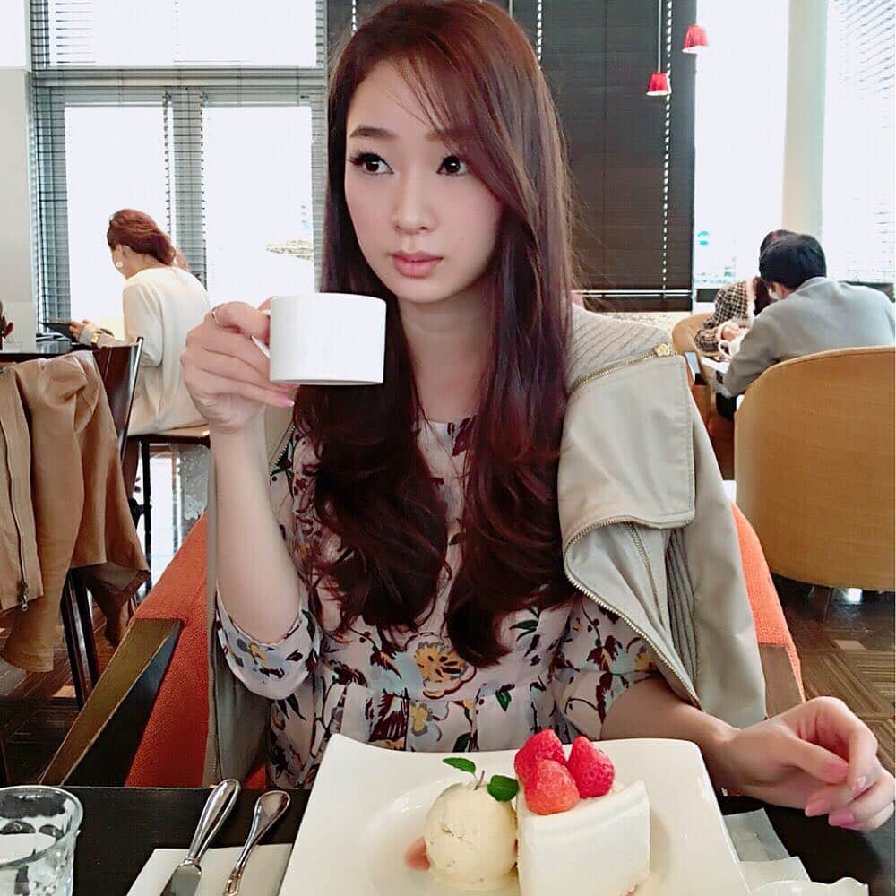 和多田藍さんのインスタグラム写真 和多田藍instagram Peaceful Sunday アンリシャルパンティエ ケーキ スイーツ カフェ Cake Cafe Sweets Sunday Me Instagood Instalike Instadiary Instaphoto Instapic 3月6日 時08分 Ai Watada