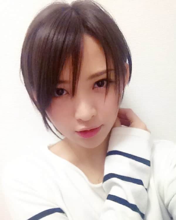 鈴木咲　サイン入り写真 直筆サイン】private 倉持由香 鈴木咲 - メルカリ