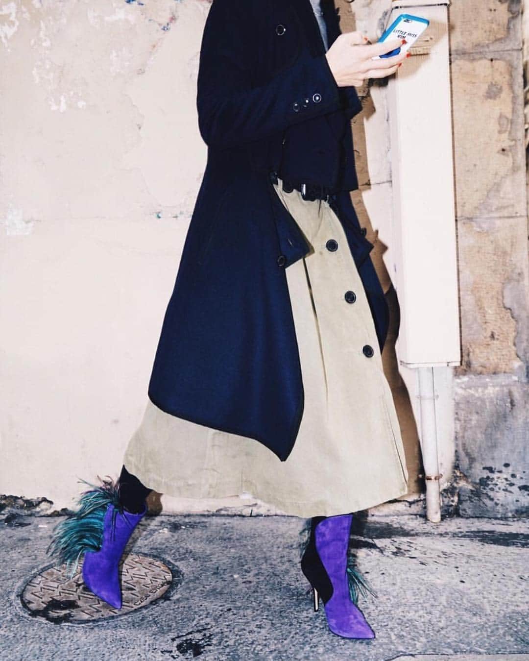 ケースシナリオのインスタグラム：「#monday #pfw #style #regram @aka.kimbui #best #accesories #littlemissbossy #customized #case #paulandrew #peacock #boots」