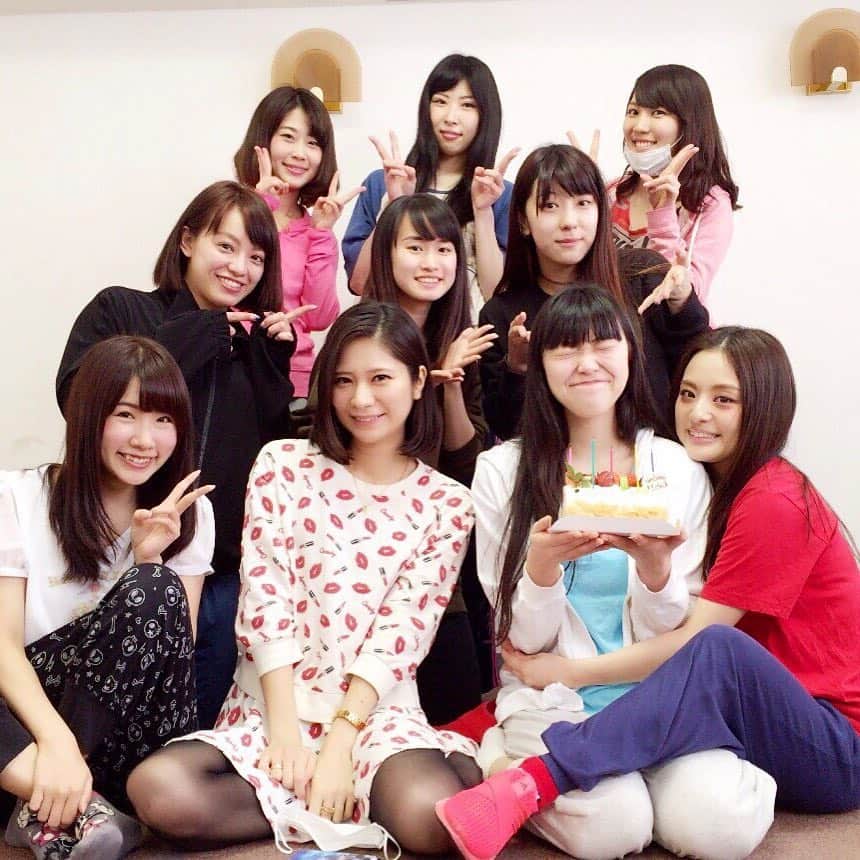 水崎綾のインスタグラム：「木部ちゃん💓 Happy 24th birthday🎂🎉✨ #サプライズしたよ #私がきっかけ台詞担当 #緊張してがくぶる #おめでとう」