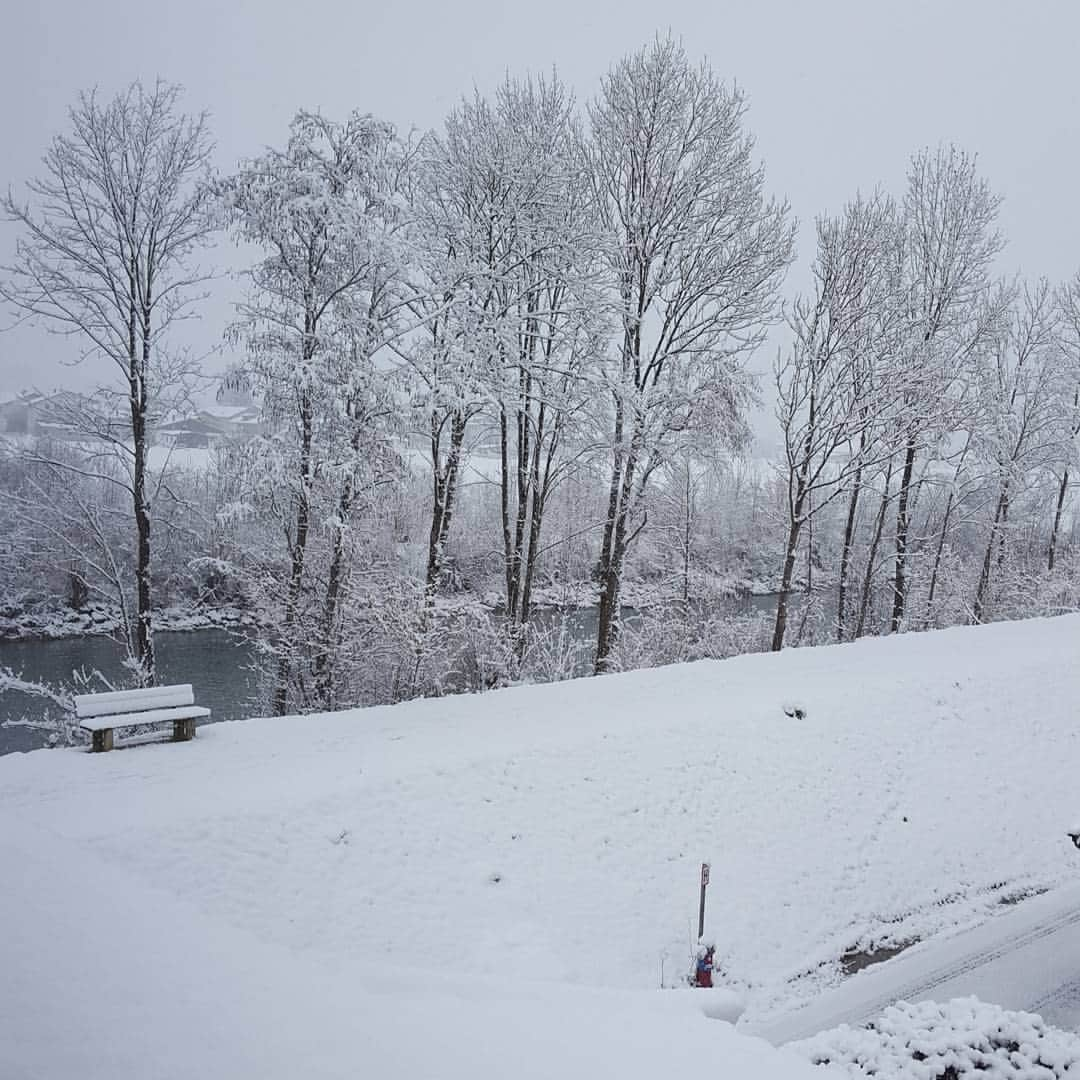 ドミニク・ティエムさんのインスタグラム写真 - (ドミニク・ティエムInstagram)「#austria #tirol #from #the #snow #into #the #desert #today #to #indianwells」3月8日 16時23分 - domithiem