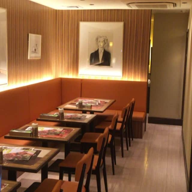 eguchikazuakiのインスタグラム：「オープン前のデリーモ！ 急いで準備中、ホワイトデーのお返ししないとダメですよー皆さん‼︎ マシュマロ返しじゃなくてショコラマドレーヌオススメ！  #delimmo #デリーモ #ショコラマドレーヌ #pancake #eguchikazuaki #江口和明 #ホワイトデー #ホワイトデーのお返し  #もらってなくてもお返し」