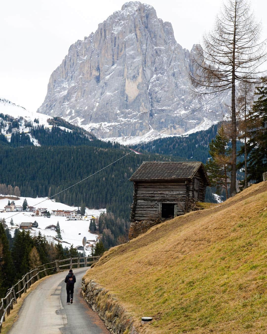 Pınar Budinのインスタグラム：「İyi akşamlar !😀 Good evening!💐 Selva Di Val Gardena Dolomites Italy」