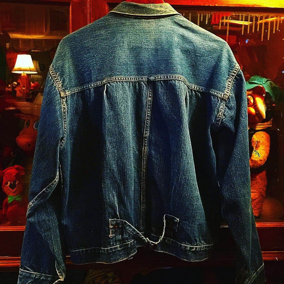 大川知英のインスタグラム：「50's LEVI'S 506XXEE T-BACK "1st". 🇺🇸 The fifth is a Great War model.... 🗿  #ビンテージ #リーバイス #506XX #セパレート #1st #いつかは大戦モデルセパレート」