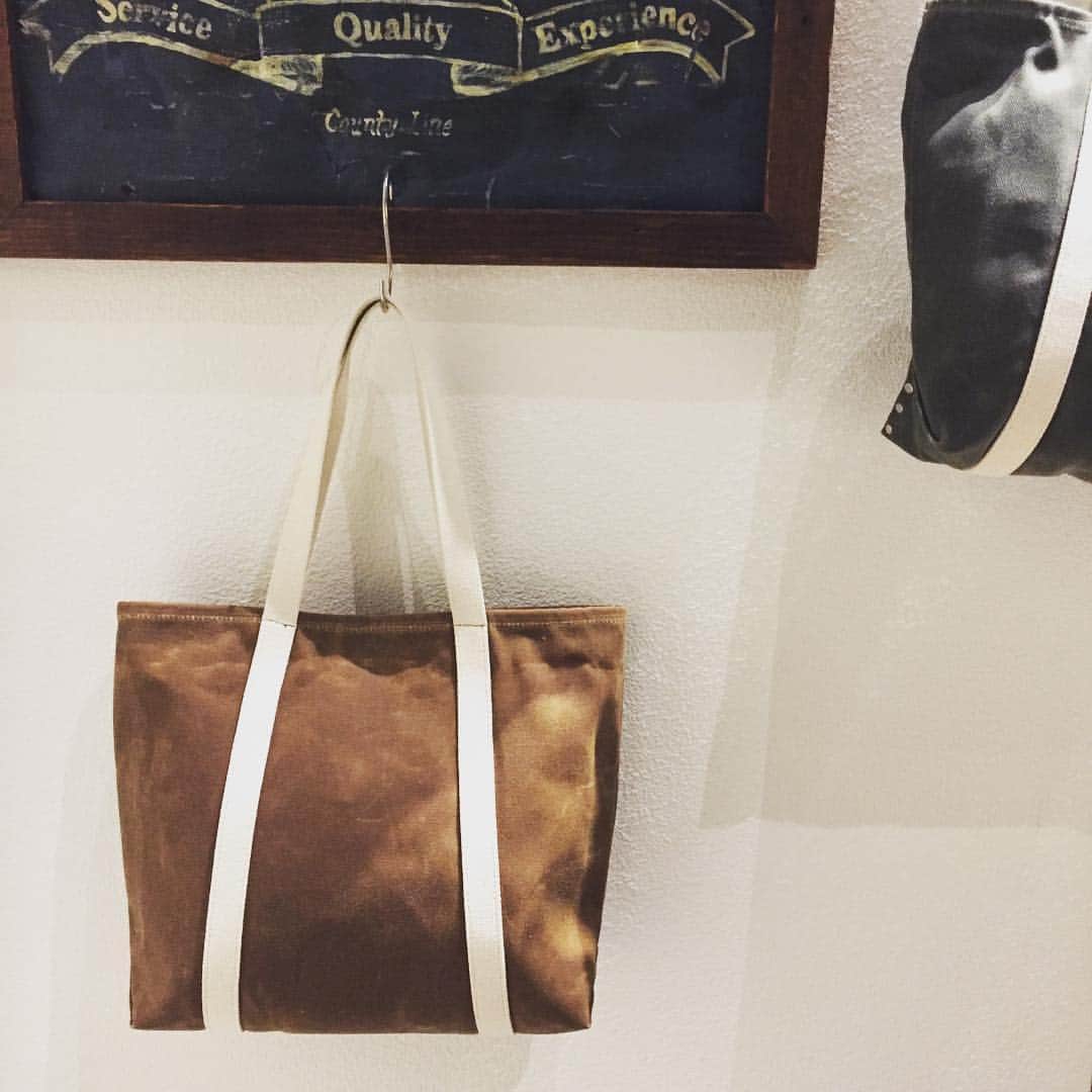 Heritage Leather Co. のインスタグラム：「New Wax Canvas Tote Bag. #heritageleatherco #jumbletokyo」