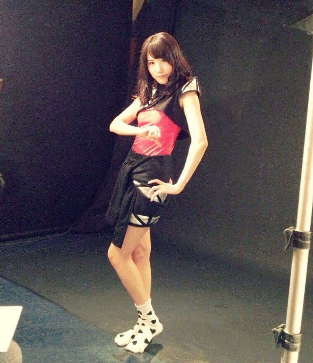 水崎綾のインスタグラム：「ここ数年で多分1番痩せてた時👯 #サンスポアイドルリポーターSIR #チェリーハント🍒 #PV撮影 #3年前の10月」