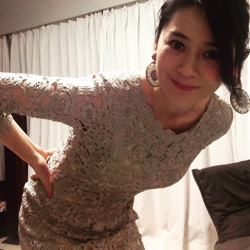 水原恵理さんのインスタグラム写真 - (水原恵理Instagram)「夜中のファッションショー！ 今日あづみに貰ったドレス。 @azumipiano 有難う！ サイズぴったり！」3月10日 23時56分 - erimizuhara