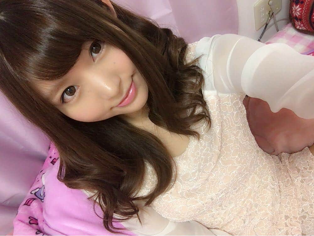 彩乃ななのインスタグラム：「#ツイキャスありがとう #輪が広がる #嬉しみ #たかまる」